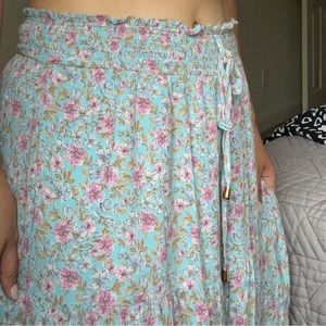 Floral maxi skirt with pockets